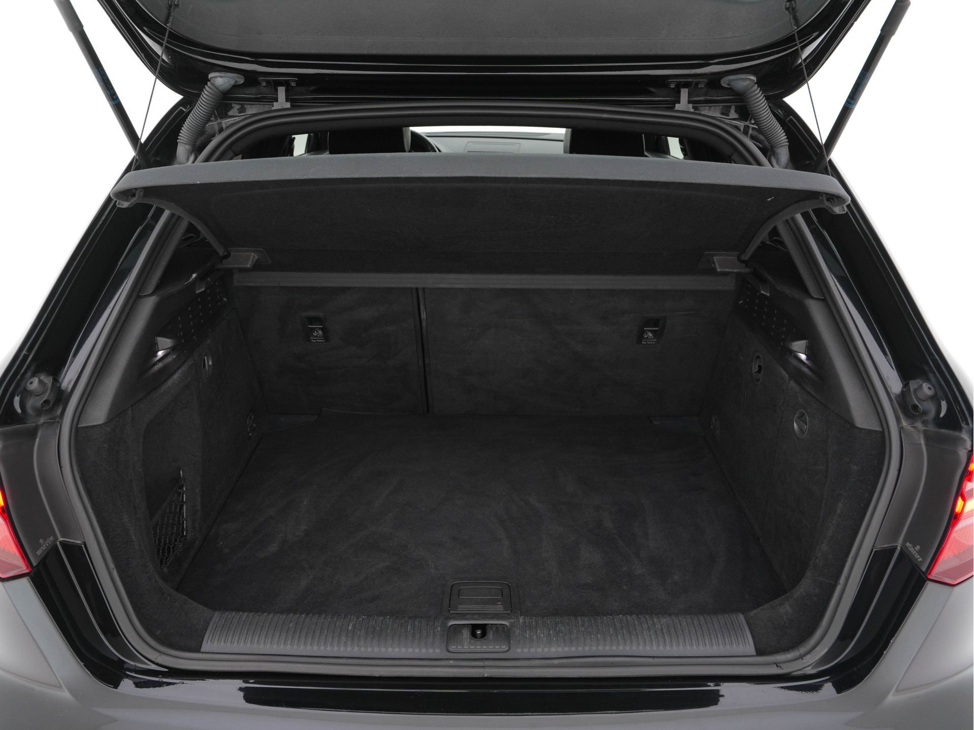 Audi A3 Sportback 1.5 TFSI CoD S-Line-Sportpack Edition Aut. *FULL-LED | LEATHER-FABRIC | NAVI-FULLMAP | SPORT-SEATS | AUDI-SOUND | ECC | PDC | PRIVACY-GLASS | CRUISE | 18''ALU*