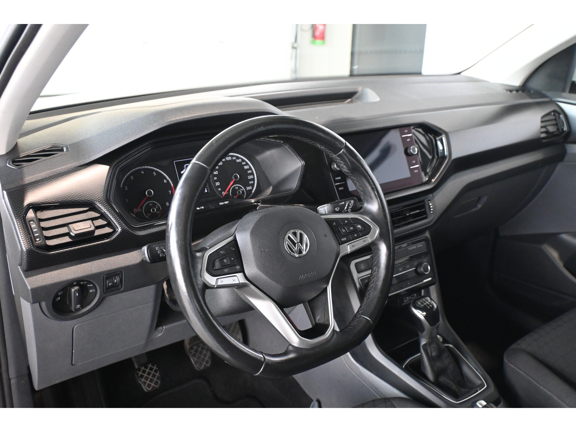 Volkswagen T-Cross 1.0 TSI Life Clima Cruise Control Navigatie Carplay Camera Rijklaarprijs Inruil Mogelijk!