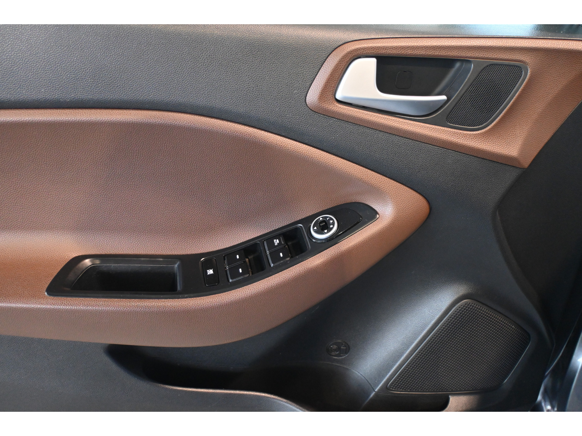 Hyundai i20 1.2 HP i-Motion Nap! Airco Cruise control Trekhaak Rijklaarprijs Inruil Mogelijk!