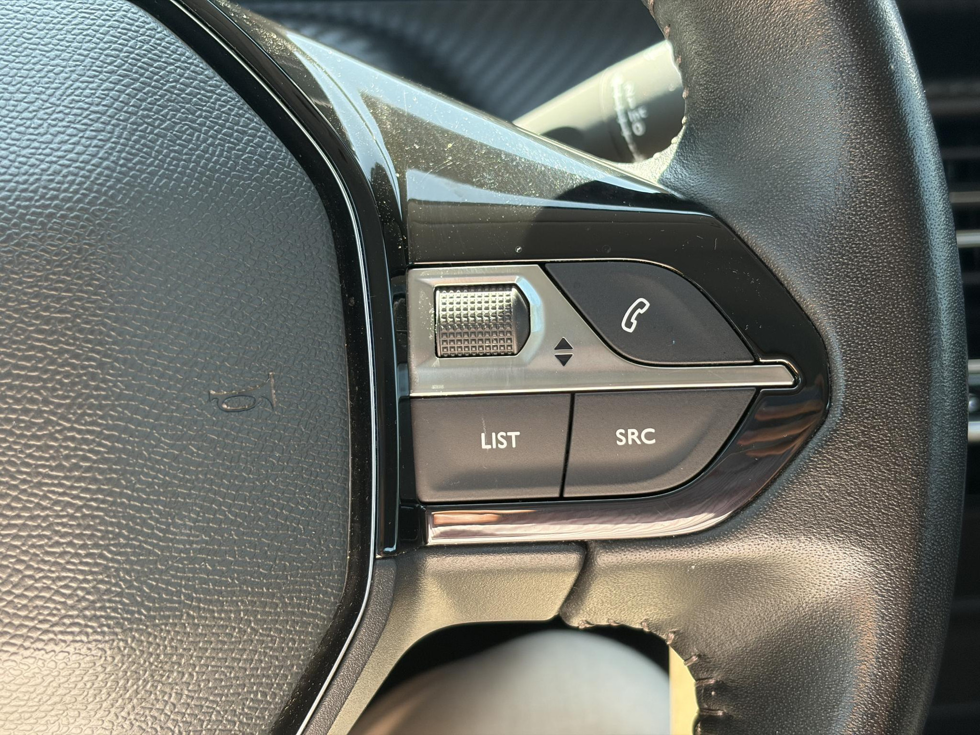 Peugeot 208 1.2 PureTech Blue Lease Active 2e Eigenaar,D-riem vv in 11-2025,Camera,Navi,Carplay,75pk,Clima,Cruise,Rijstrooksensor,Pdc,Lm velgen,N.A.P,Apk tot 11-2027