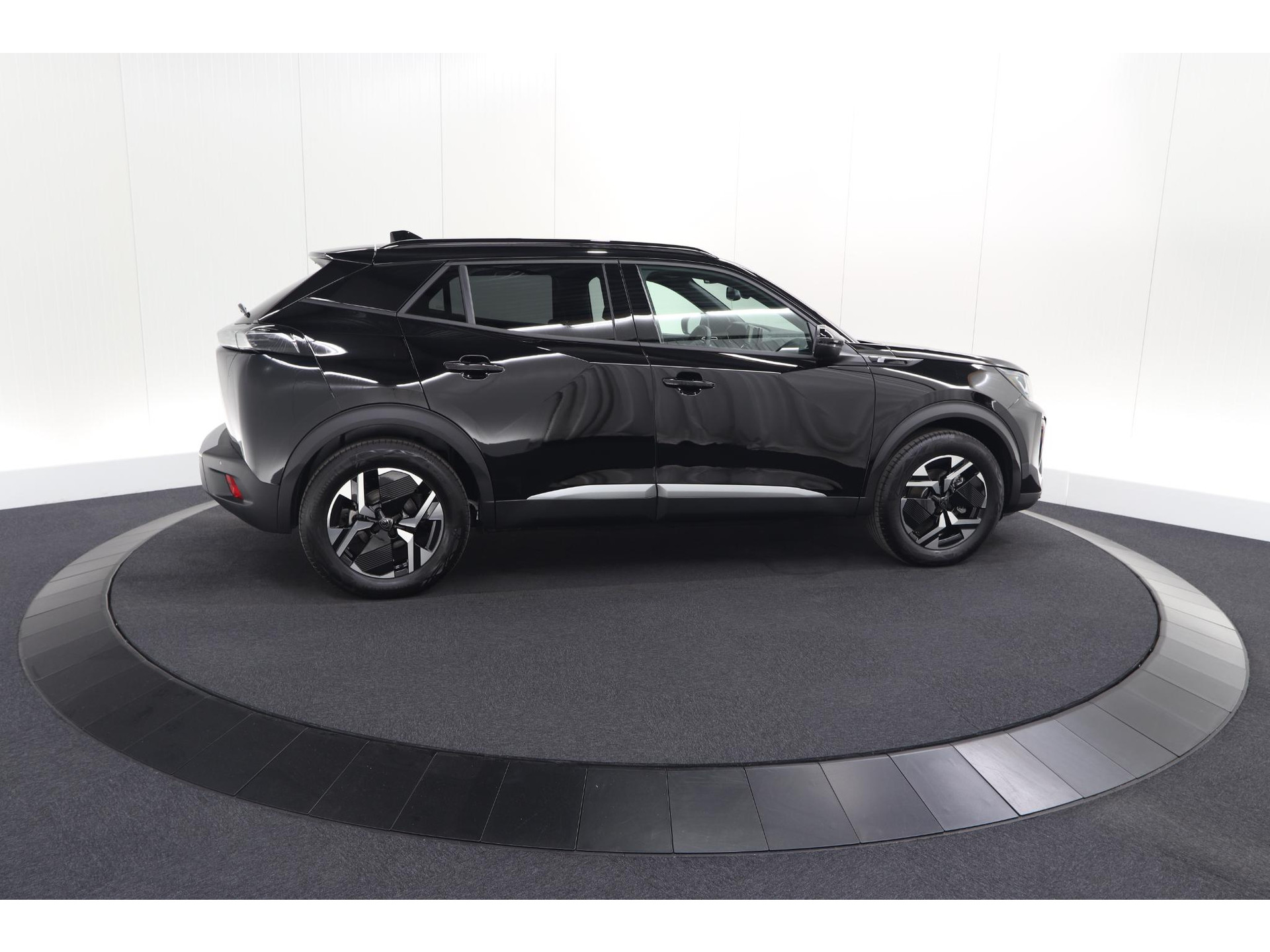 Peugeot e-2008 EV Allure 54 kWh | 11 KW Lader | Warmtepomp | Apple Carplay | Parkeersensoren