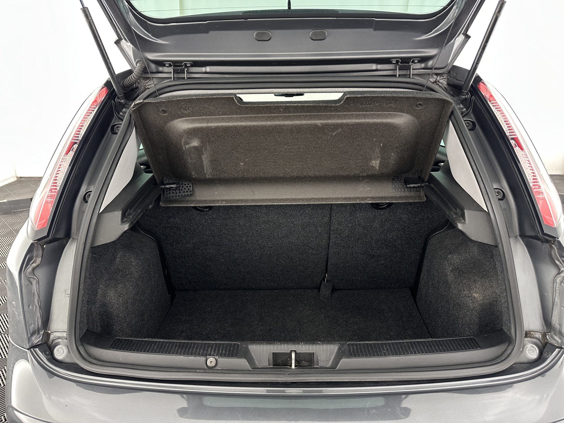 Fiat Punto Evo 1.3 M-Jet Lounge *SPORT-SEATS | MICROFIBRE | ECC | PDC | CRUISE | PRIVACY-GLASS | 15''ALU*