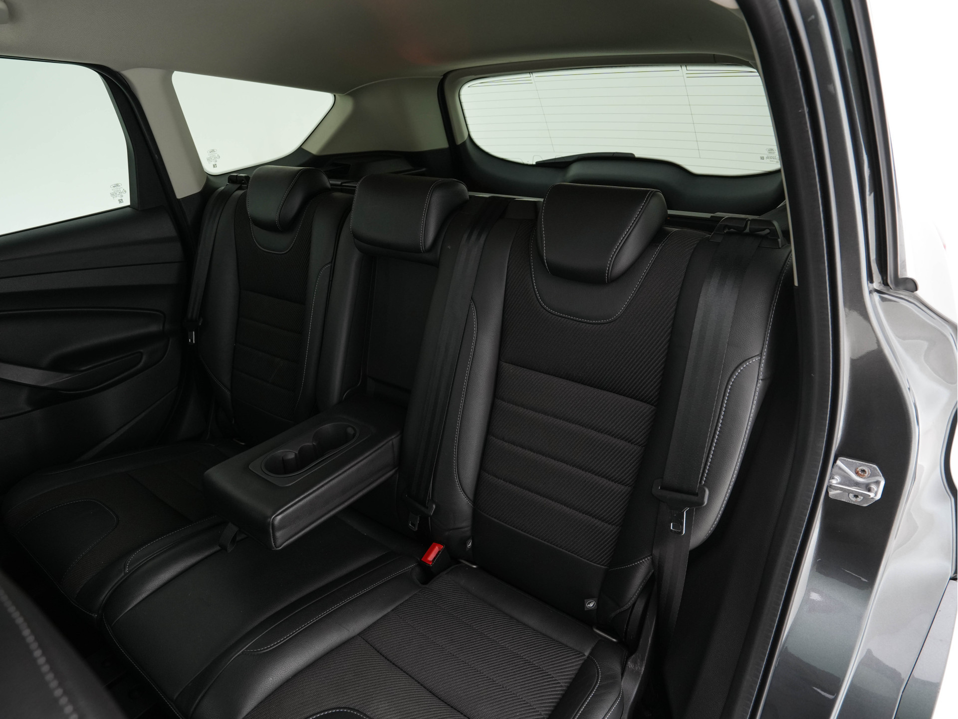 Ford Kuga 1.5 Titanium-Plus Styling-Pack AWD Aut.*LEATHER-FABRIC | XENON | SONY-AUDIO | BLIND-SPOT | KEYLESS | NAVI-FULLMAP | CAMERA | HEATED-SPORT-SEATS | ECC | LANE-ASSIST | PDC | CRUISE | TOWBAR | 19''ALU*