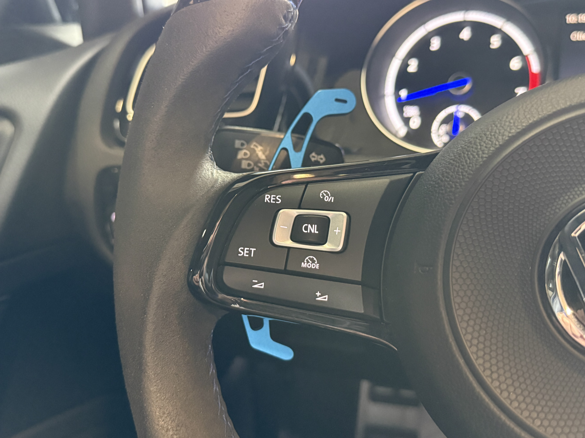 Volkswagen Golf 2.0 TSI R 4Motion | Camera | Panoramadak | 300PK | Stoelverwarming | Leder
