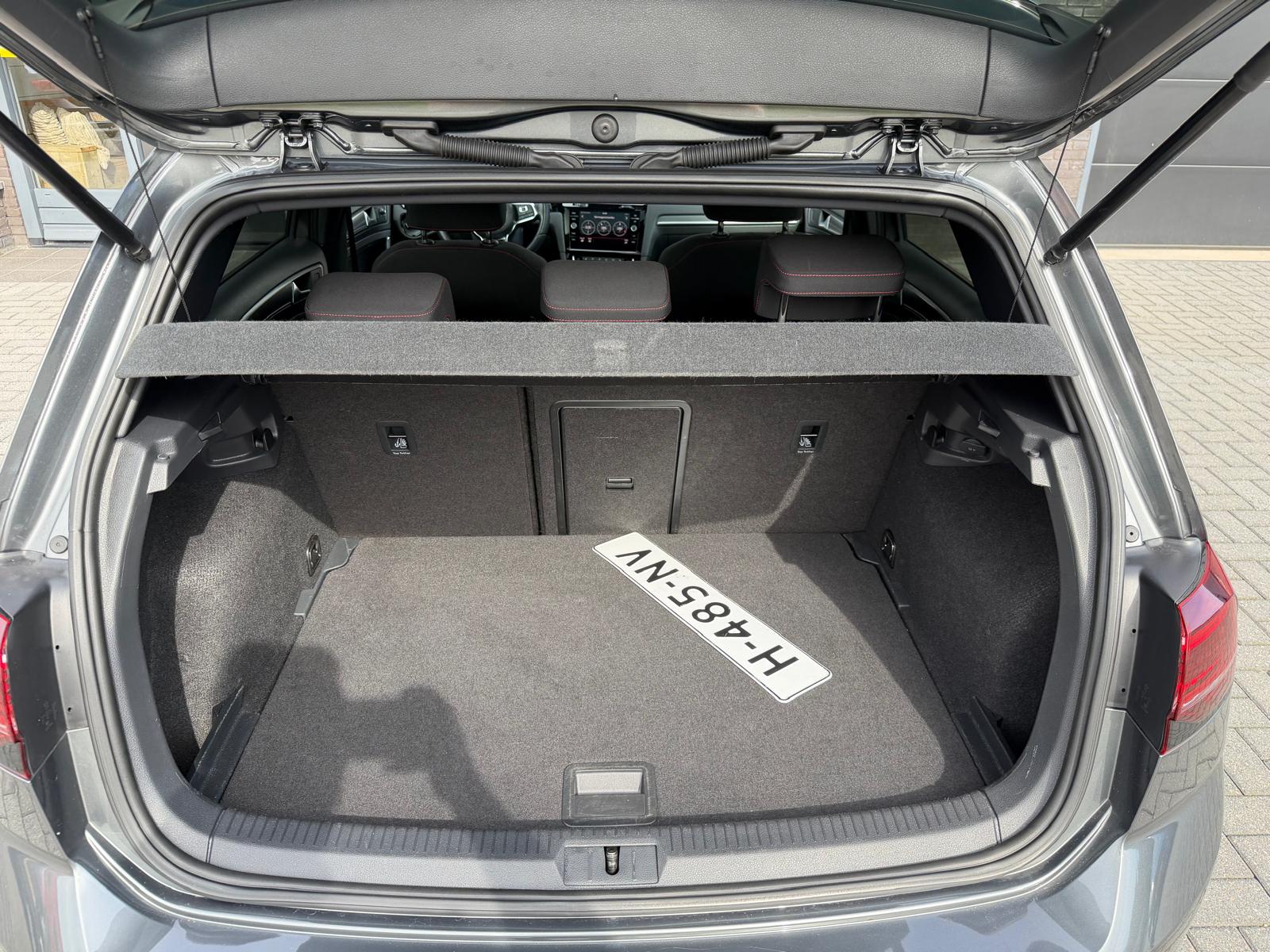 Volkswagen Golf 2.0 TSI GTI Performance | 3/6/12MND GARANTIE | PANO | LED | ACC | TREKHAAK | NAVI | STOELVERW. |