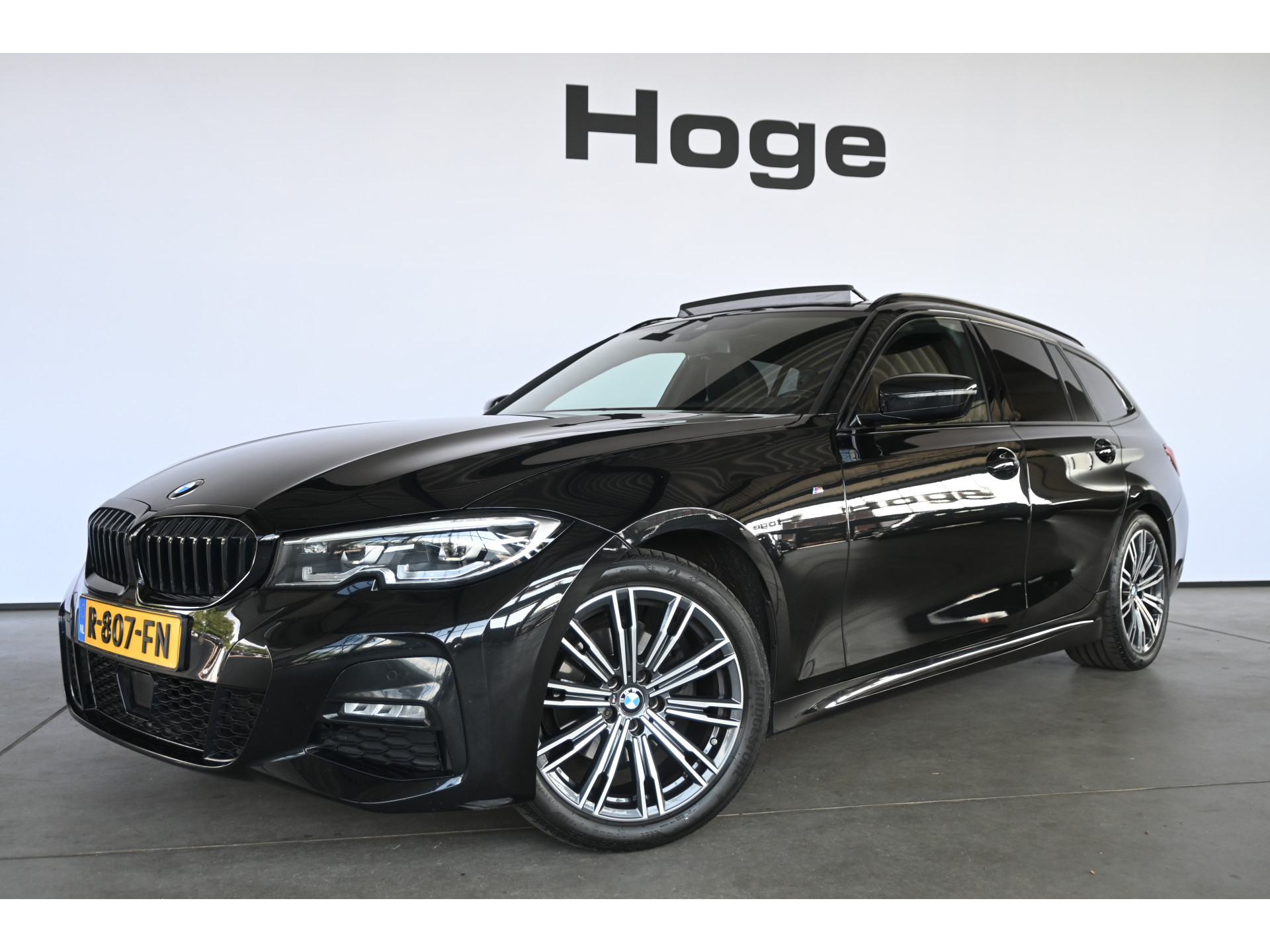 BMW 3-serie Touring 320i Automaat Business Edition Plus M-Pakket Navigatie LED Panoramadak Goed Onderhouden! Inruil Mogelijk!