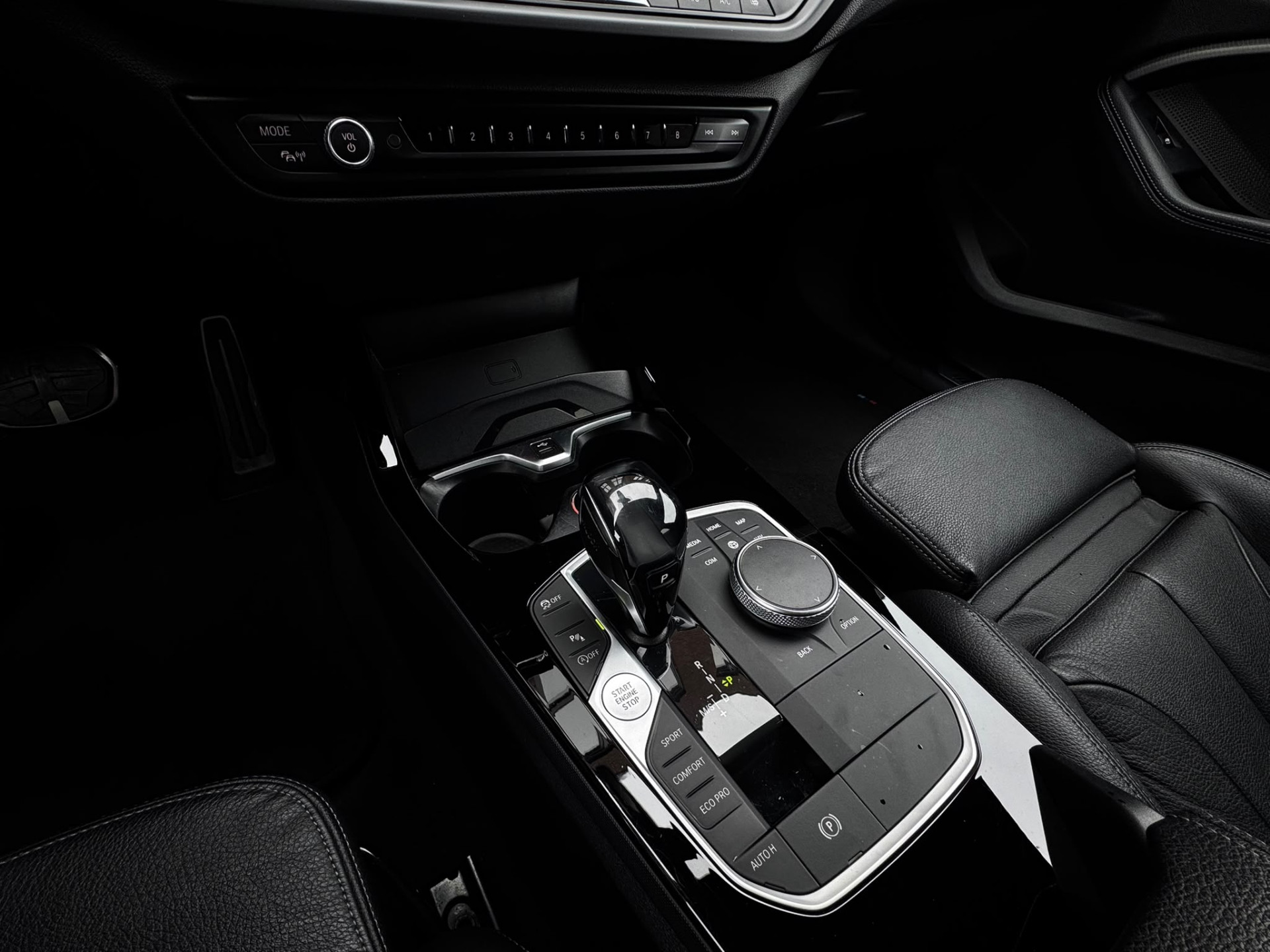 BMW 1-serie 118i 140PK Automaat M-Sport Shadow Pano Head-UP Camera