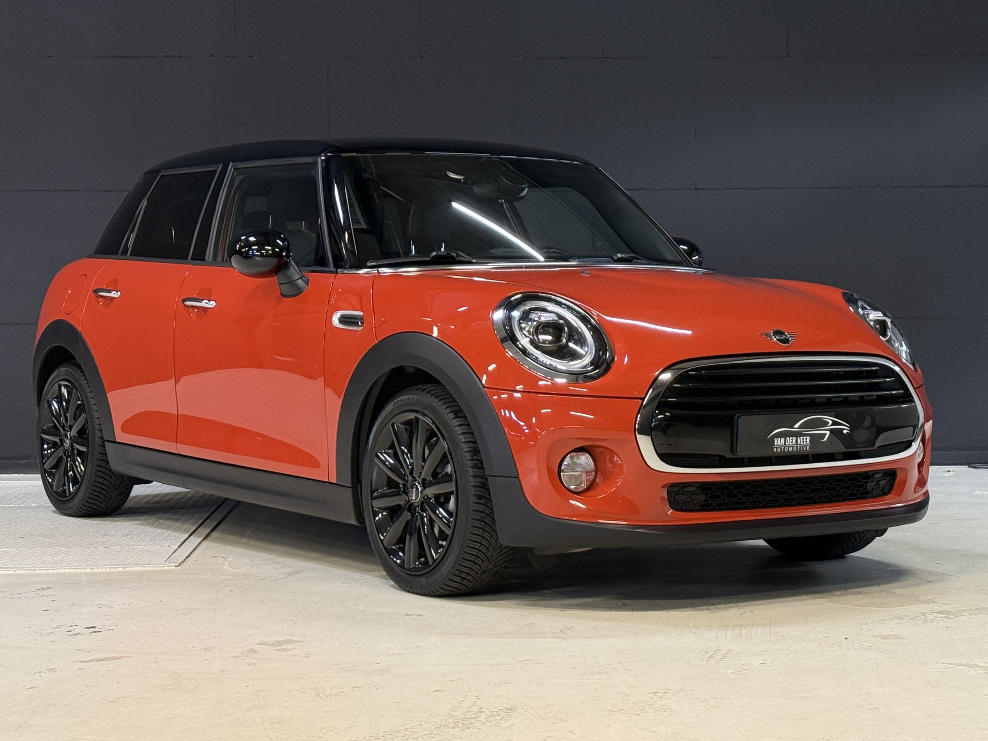 MINI 5-Deurs 1.5 Cooper Pepper | Keyless | Dealeronderhouden | All-Season
