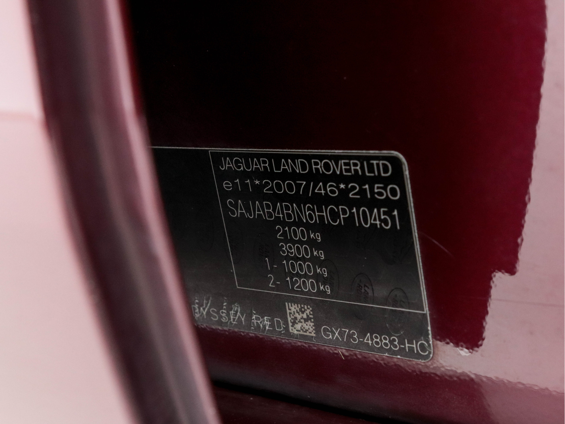 Jaguar XE 2.0 D Portfolio (INCL-BTW) Aut. *LEATHER | NAVI-FULLMAP | BI-XENON | CAMERA | ECC | COMFORT-SEATS | SHIFT-PADDLES | PDC | JAGUAR-AUDIO | CRUISE | LANE-ASSIST | TOWBAR | 18"ALU*