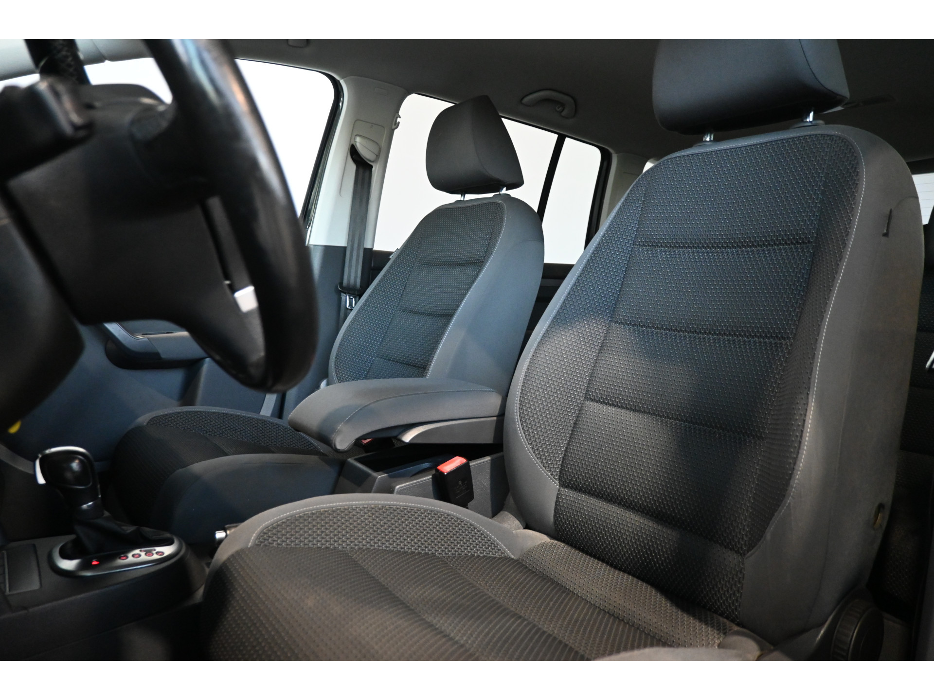 Volkswagen Touran 1.4 TSI Highline Automaat Clima Stoelverwarming Goed Onderhouden! Inruil Mogelijk!