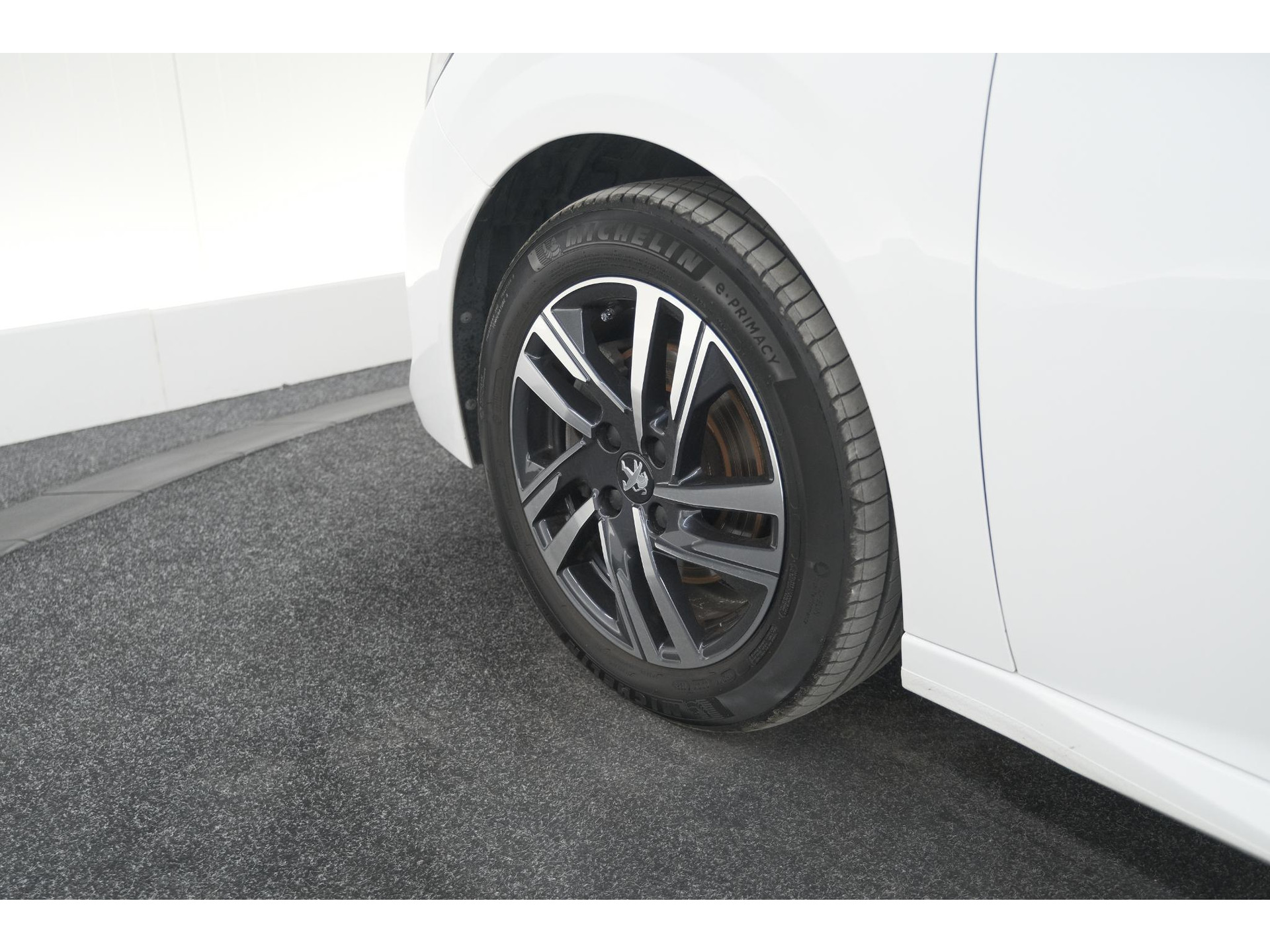 Peugeot 208 PureTech 100 Allure Pack | Camera | Apple Carplay | Stoelverwarming | Parkeersensoren