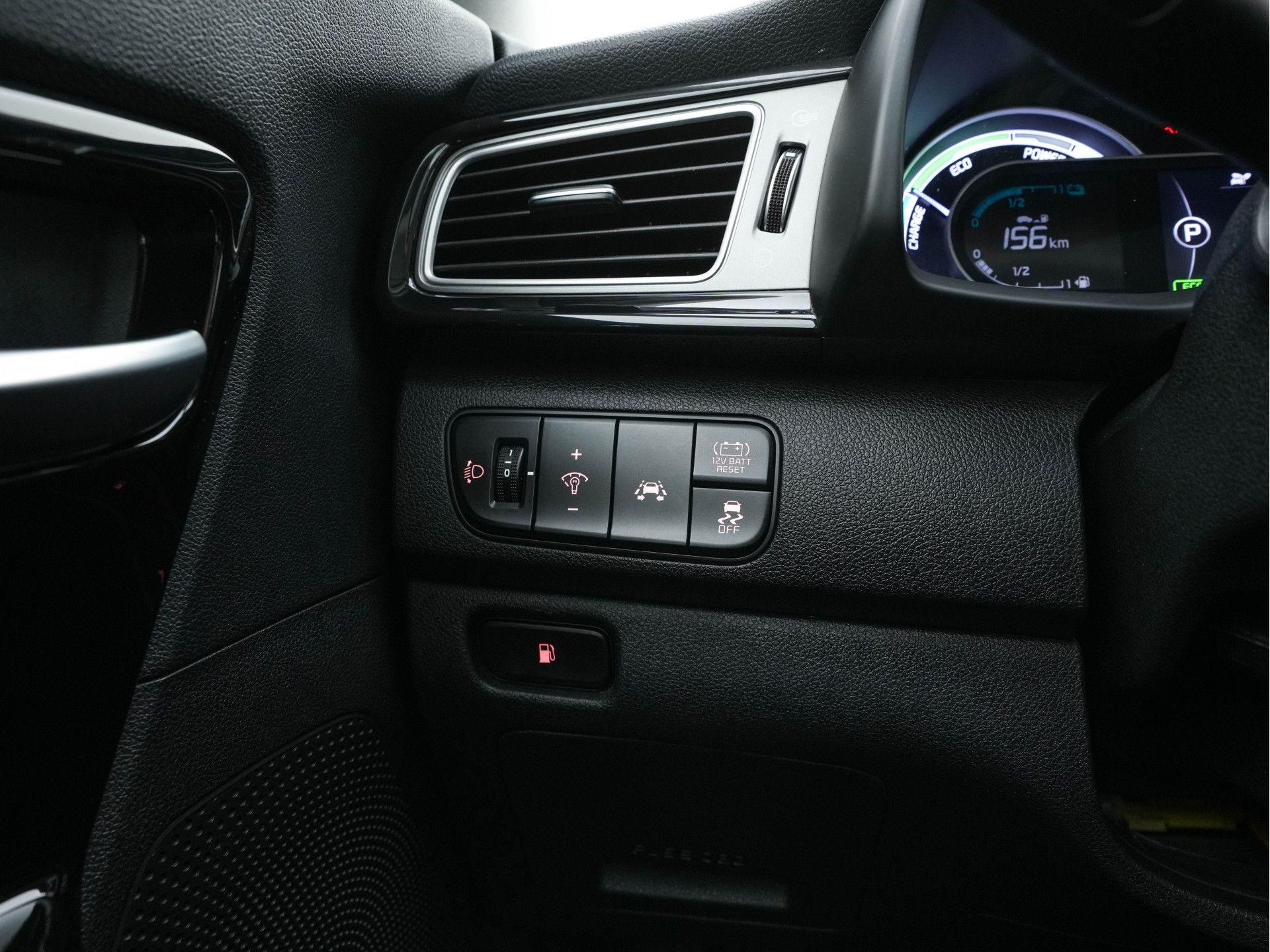 Kia Niro 1.6 GDi Hybrid ExecutiveLine Eco-Hybrid (INCL-BTW) Aut. *LEATHER-FABRIC | NAVI-FULLMAP | KEYLESS | CAMERA | COMFORTSEATS | DIGI-COCKPIT | LANE-ASSIST | ECC | CARPLAY | PDC | TOWBAR | 16''ALU*