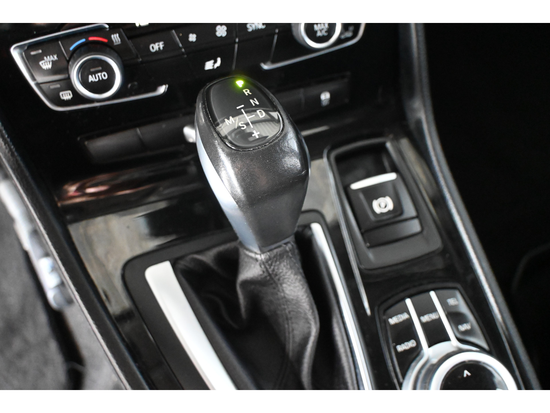 BMW 2-serie Active Tourer 218i Automaat Centennial Executive Navigatie LED Rijklaarprijs! Inruil Mogelijk!
