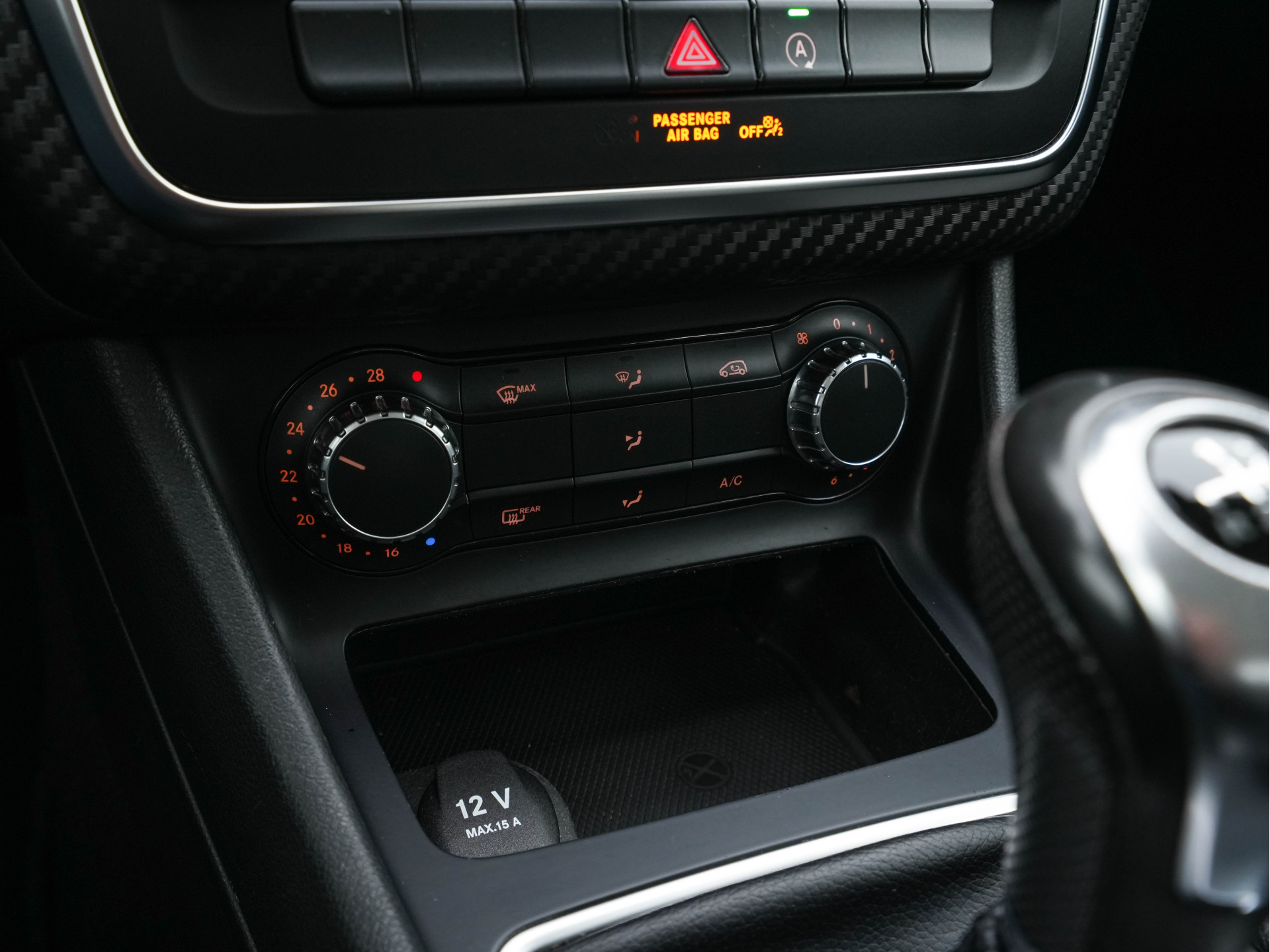 Mercedes-Benz GLA-klasse 180 CDI (INCL-BTW) *NAVI-FULLMAP | AIRCO | COMFORT-SEATS | CARBON-INLAY |  17"ALU*