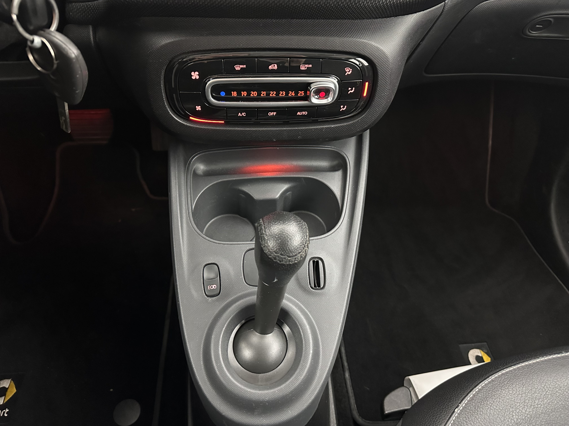 Smart forfour EQ Business Solution 18 kWh [ 3-Fase ] {SOH-89%} (INCL-BTW) Aut. *NAVI-FULLMAP | LEATHER | ECC | CRUISE | HEATED-COMFORT-SEATS | 15"ALU*