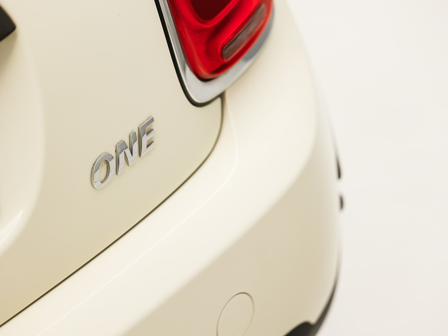 MINI One 1.2 One Sport (AIRCO, STOELVERWARMING, BLUETOOTH, SPORTSTOELEN, GETINT GLAS, ELEK RAMEN, NIEUWSTAAT)