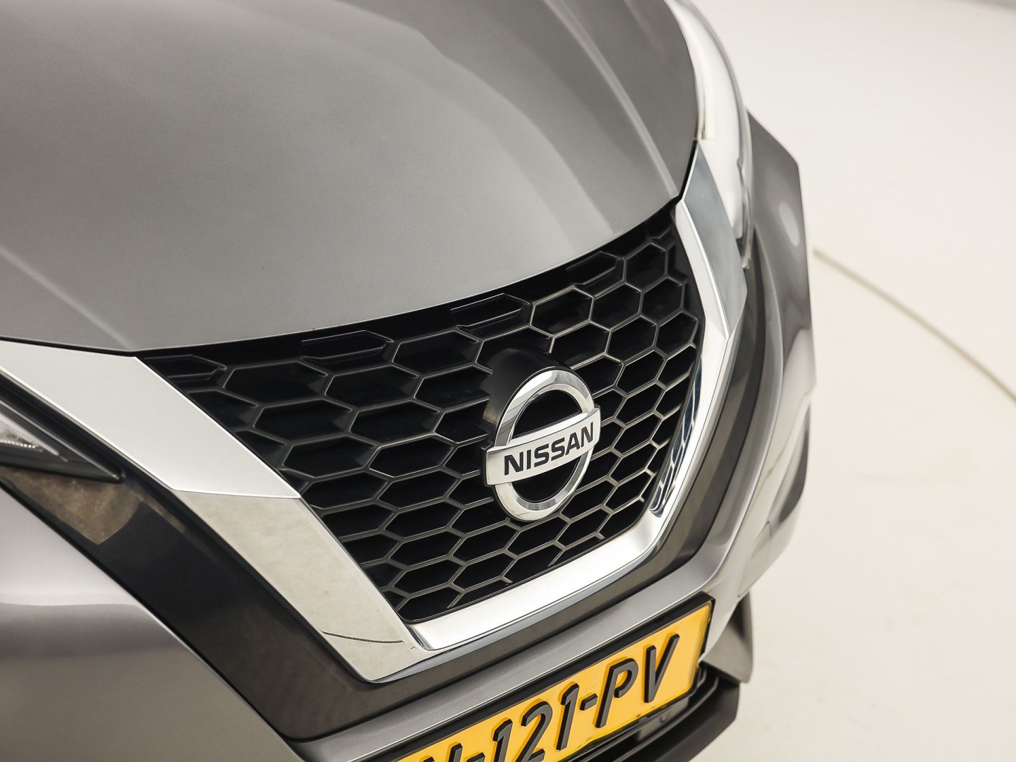 Nissan Juke 1.0 DIG-T N-Connecta (APPLE CARPLAY, GROOT NAVI, CLIMATE, CAMERA, SPORTSTOELEN, GETINT GLAS, KEYLESS START, CRUISE, NIEUWSTAAT)