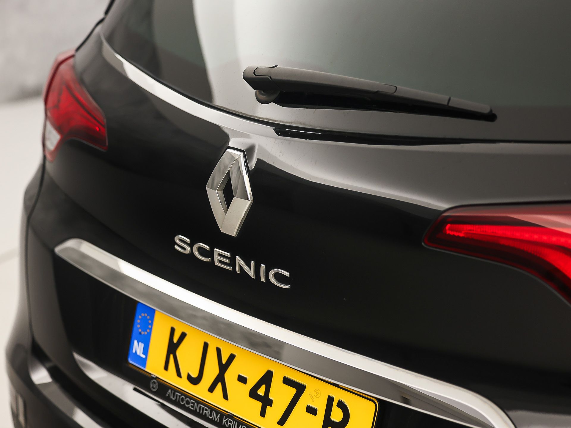 Renault Scénic 1.3 TCe Intens Sport (APPLE CARPLAY, NAVIGATIE, CAMERA, CLIMATE, LEDER, SPORTSTOELEN, GETINT GLAS, CRUISE, NIEUWSTAAT)