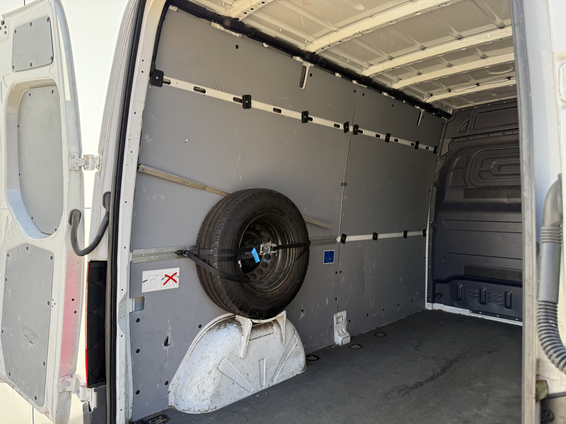 Mercedes-Benz eSprinter 312 55kWh L2H2 Elektrisch 168km WLTP 80kw Snelladen Climate Control