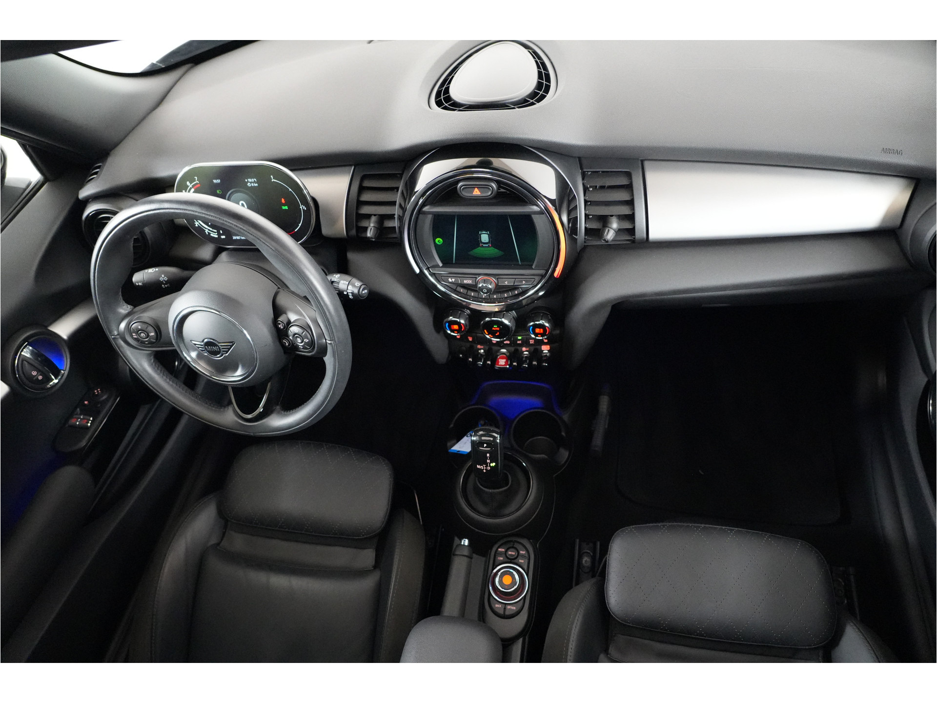 MINI 3-Deurs 1.5 Cooper Chili | Pano | Leder | Stl. verw. | PDC | Sportstoelen |