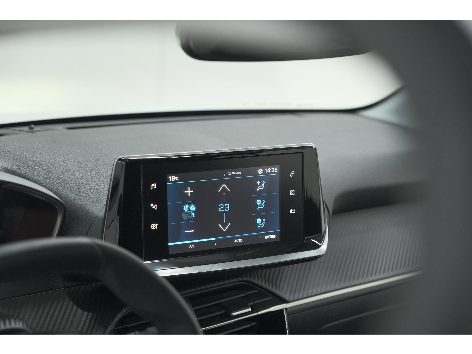 Peugeot 208 PureTech 100 PK Allure | Apple Carplay | Parkeersensoren | Lichtmetalen velgen