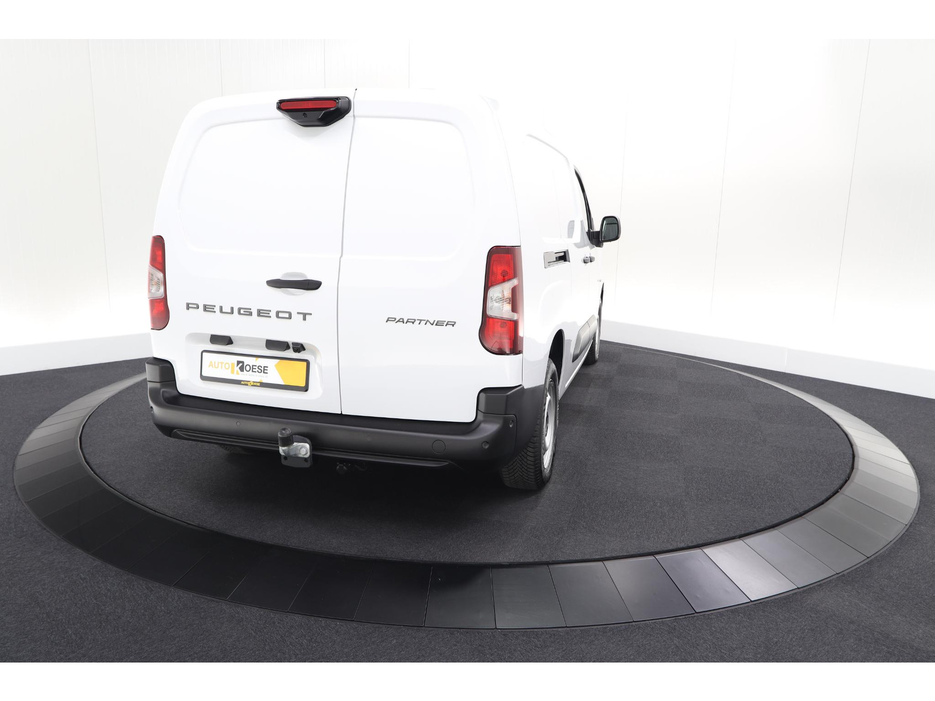 Peugeot Partner 1.5 BlueHDi 130 EAT8 S&S L2 | Trekhaak | Camera | Betimmering Laadruimte