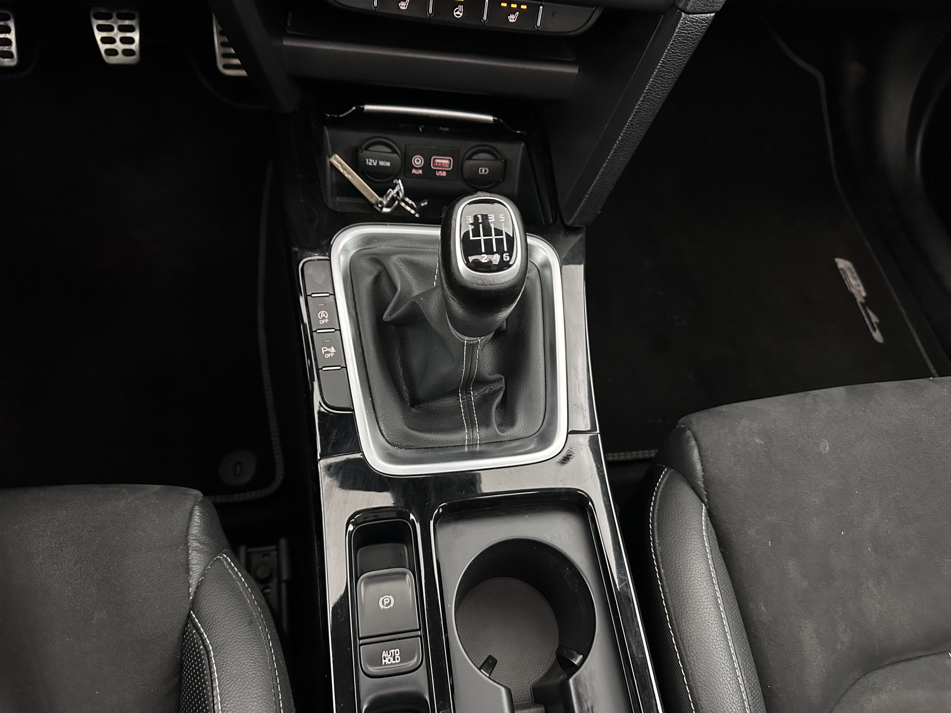 Kia ProCeed 1.0 T-GDI GT-Line (INCL-BTW) *PANO | LEATHER-ALCANTARA  | FULL-LED | SPORTSEATS | NAVI-FULLMAP | CAMERA | ECC | PRIVACYGLASS | LANE-ASSIST | DAB+ | CARPLAY | PDC | KEYLESS | CRUISE | TOWBAR | 17''ALU*