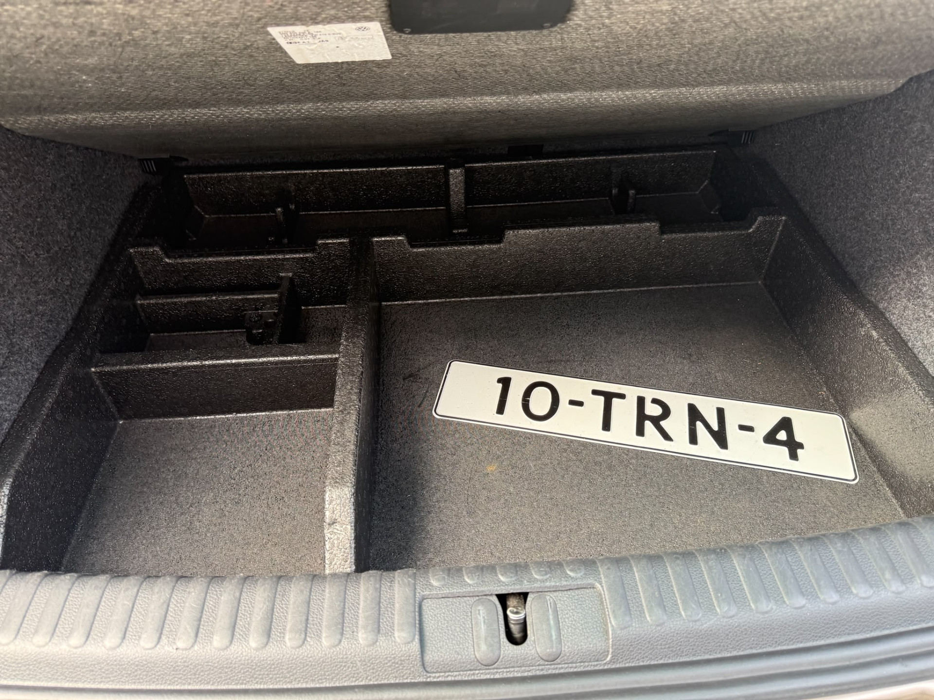Volkswagen Tiguan 1.4 TSI Sport&Style | 1E EIGENAAR | 3/6/12MND GARANTIE | NAVI | PDC | 160 PK | LAGE KM |