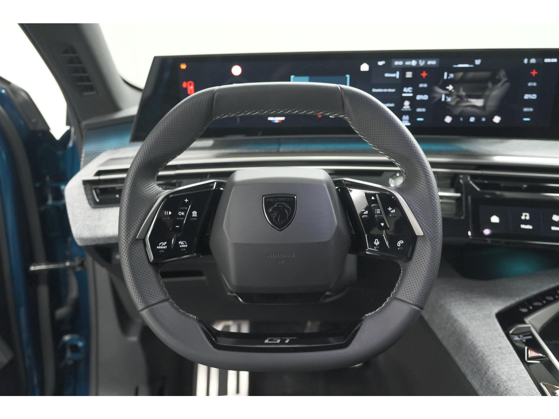 Peugeot 3008 1.2 Hybrid 136 GT | Panoramdak | 360 Camera | Stoelverwarming | Elektrische Kofferklep | Allseason Banden