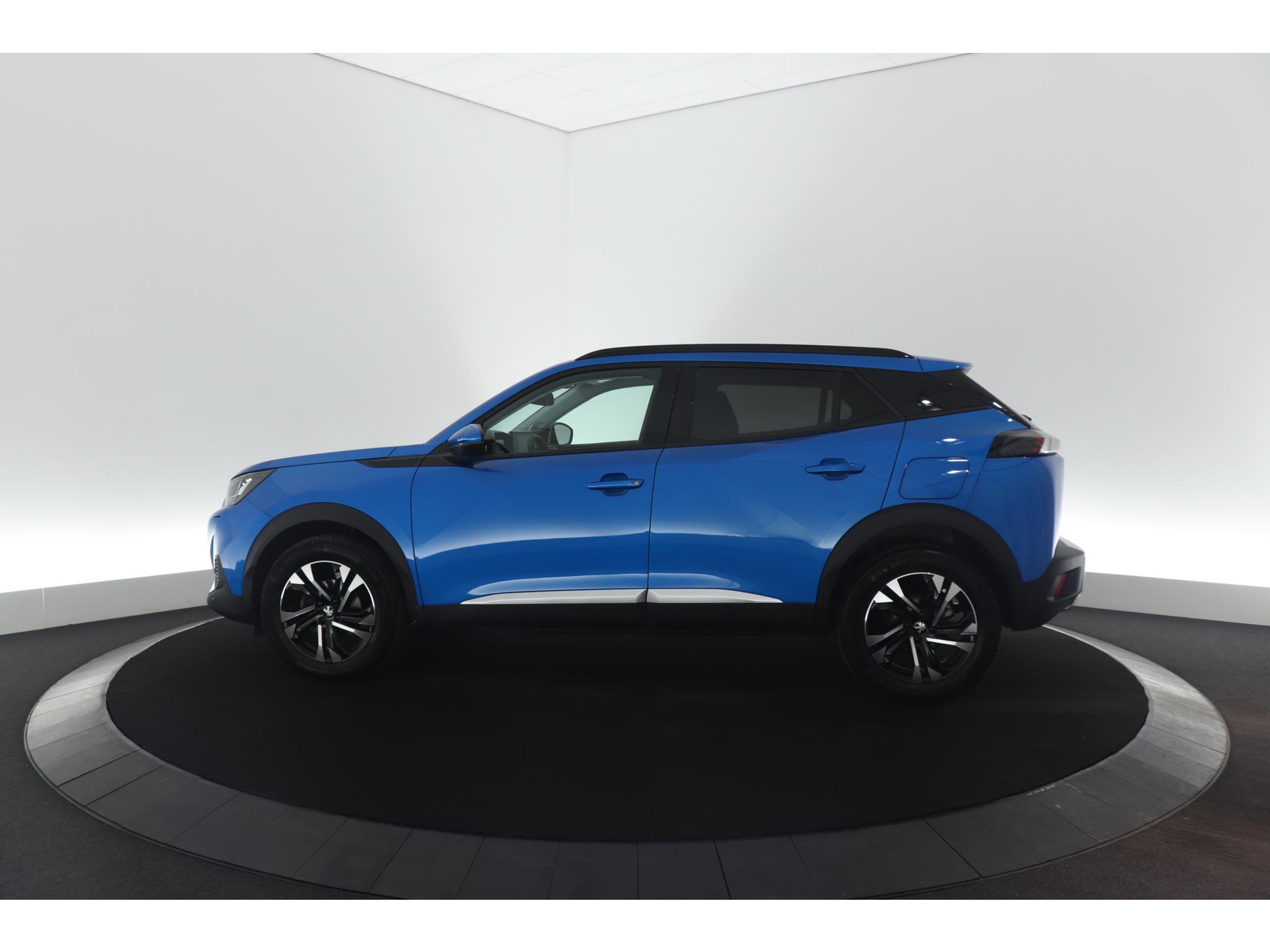 Peugeot 2008 PureTech 130 Allure | Trekhaak | Camera | Apple Carplay | Stoelverwarming | Parkeersensoren