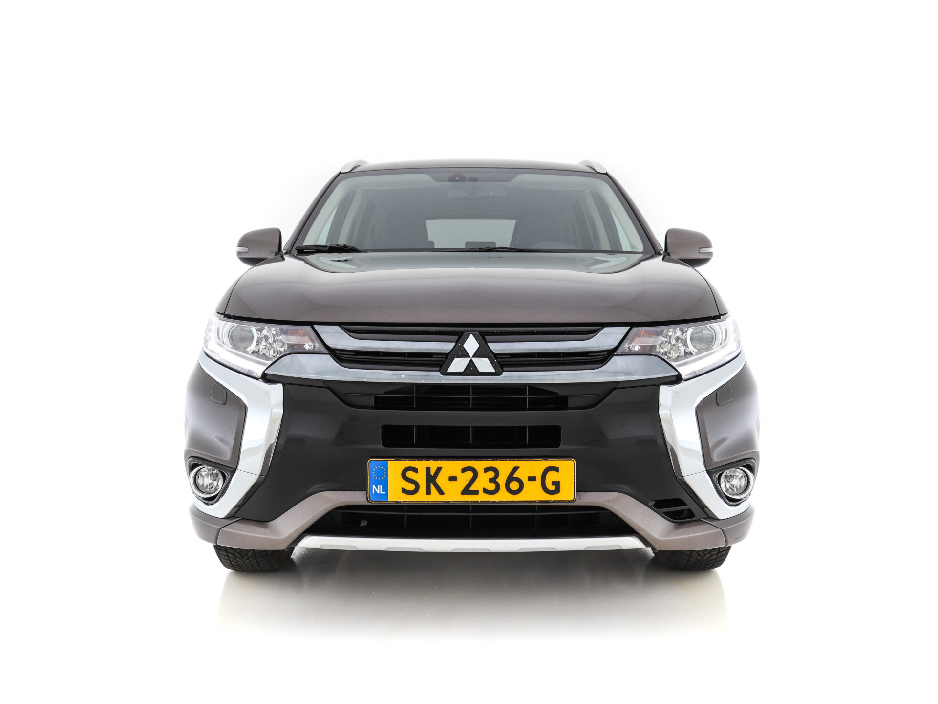 Mitsubishi Outlander 2.0 Plug-in Hybrid AWD (INCL-BTW)  *MICROFIBRE-LEATHER | NAVI-FULLMAP | KEYLESS | DAB | CAMERA | ECC | CRUISE | CARPLAY | PRIVACY-GLASS | TOWBAR | SHIFT-PADDLES | 16"ALU*