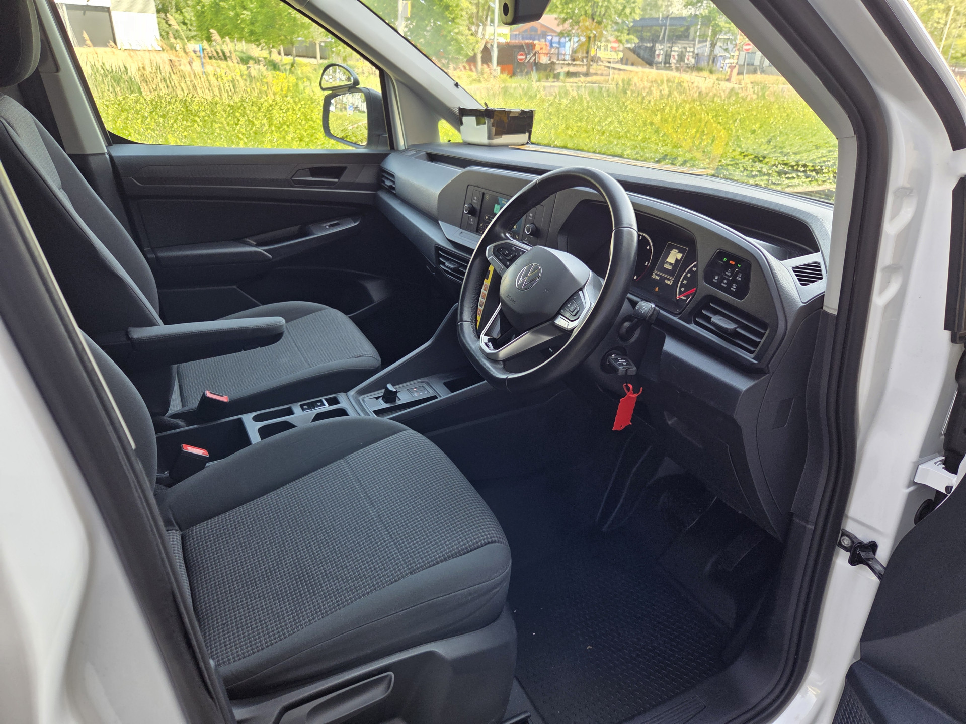Volkswagen Caddy Cargo Maxi RHD 2.0 TDI  122Pk Automaat Comfort  Airco  Cruisecontrol