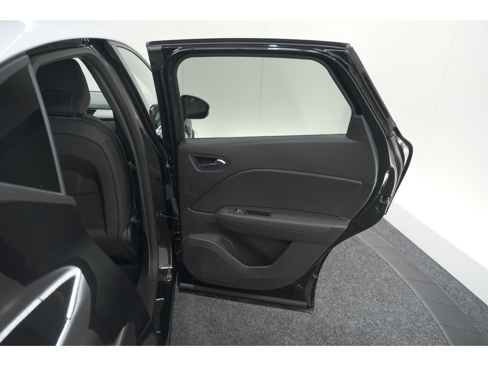Renault Captur 1.6 E-Tech full hybrid 145 Techno | 360 Camera | Adaptieve Cruise Control | Apple Carplay | 18 Inch Lichtmetalen Velgen