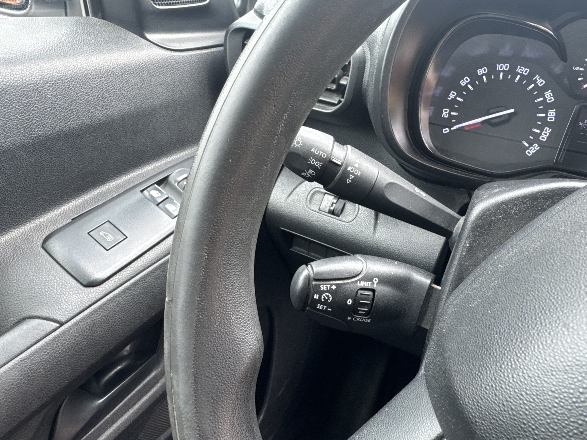 Toyota ProAce City 1.2T 110 PK **Benzine** L1 Navigatie Climate control Camera Carplay Cruise control Parkeersensoren v+a Gasoline Benzin