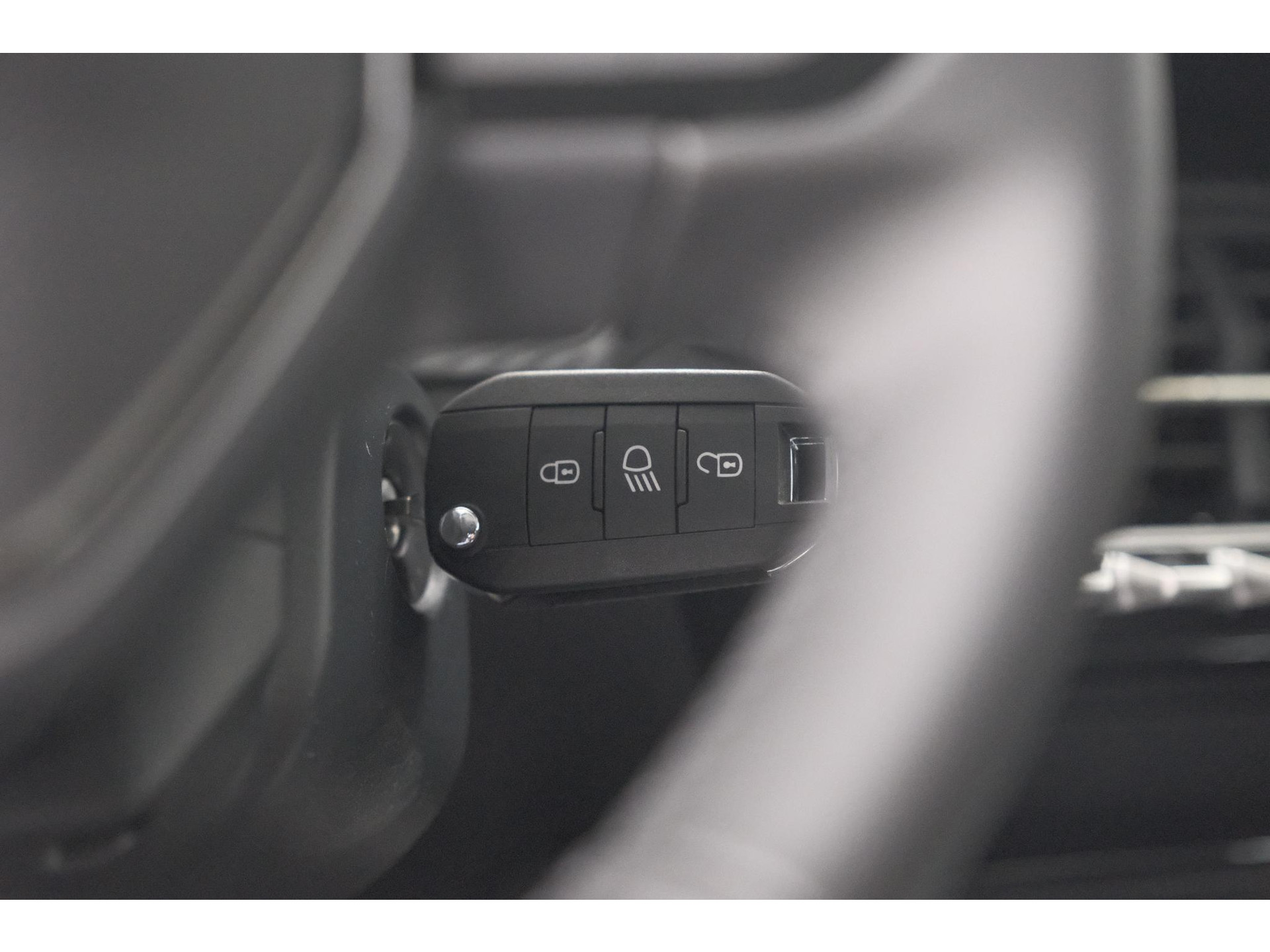 Peugeot 208 1.2 Hybrid 110 e-DCS6 Style | Direct Leverbaar | Apple Carplay | Parkeersensoren
