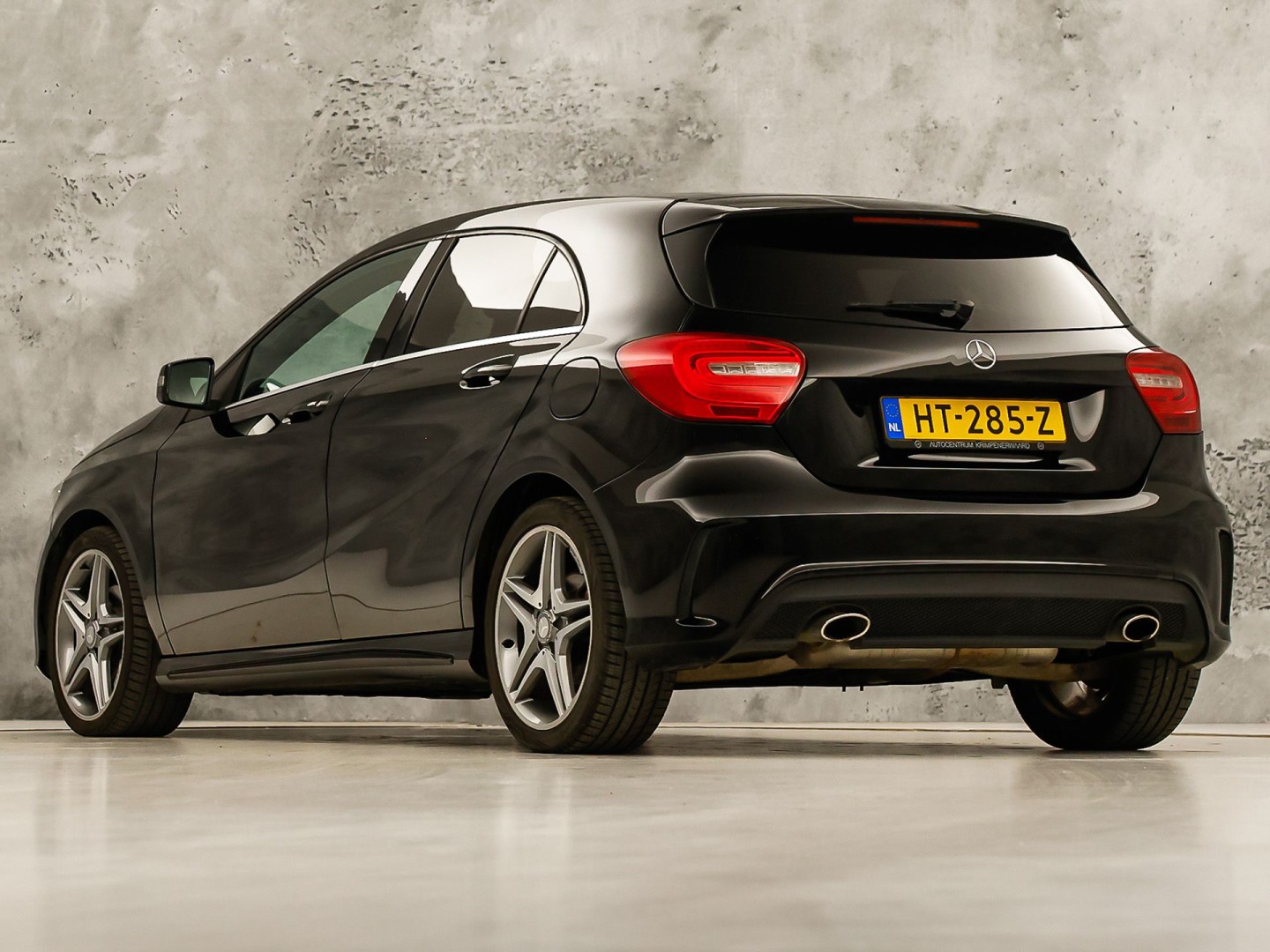 Mercedes-Benz A-Klasse 180 AMG Prestige Sport (NAVIGATIE, SPORTSTOELEN, MEMORY SEAT, STOELVERWARMING, LM VELGEN, GETINT GLAS, NIEUWE APK)