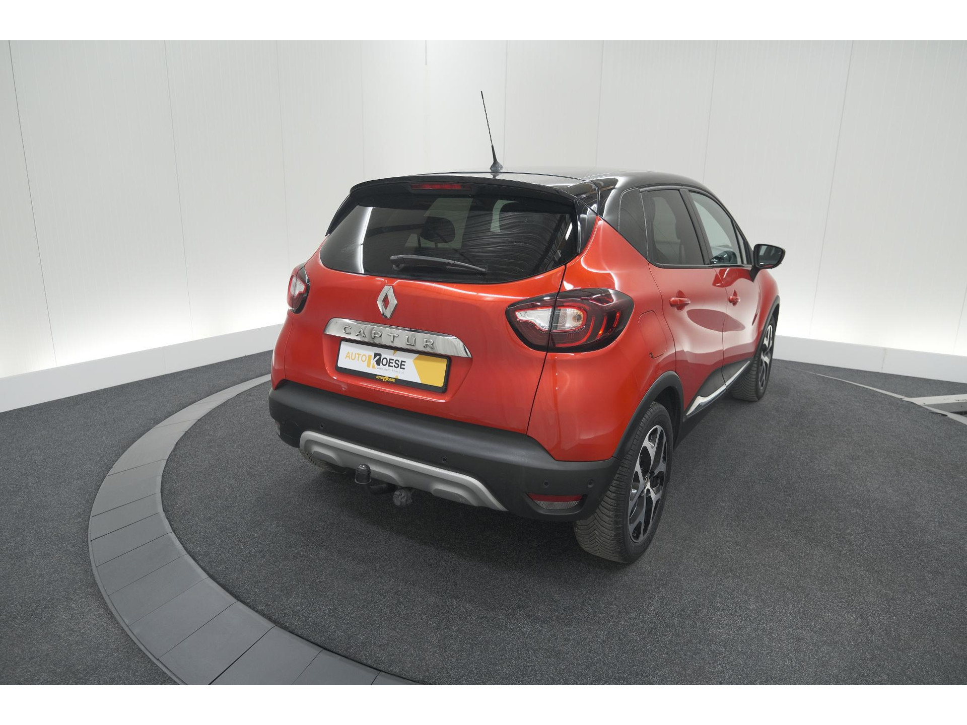Renault Captur TCe 90 Intens | Trekhaak | Camera | Dodehoekdetectie | Navigatie