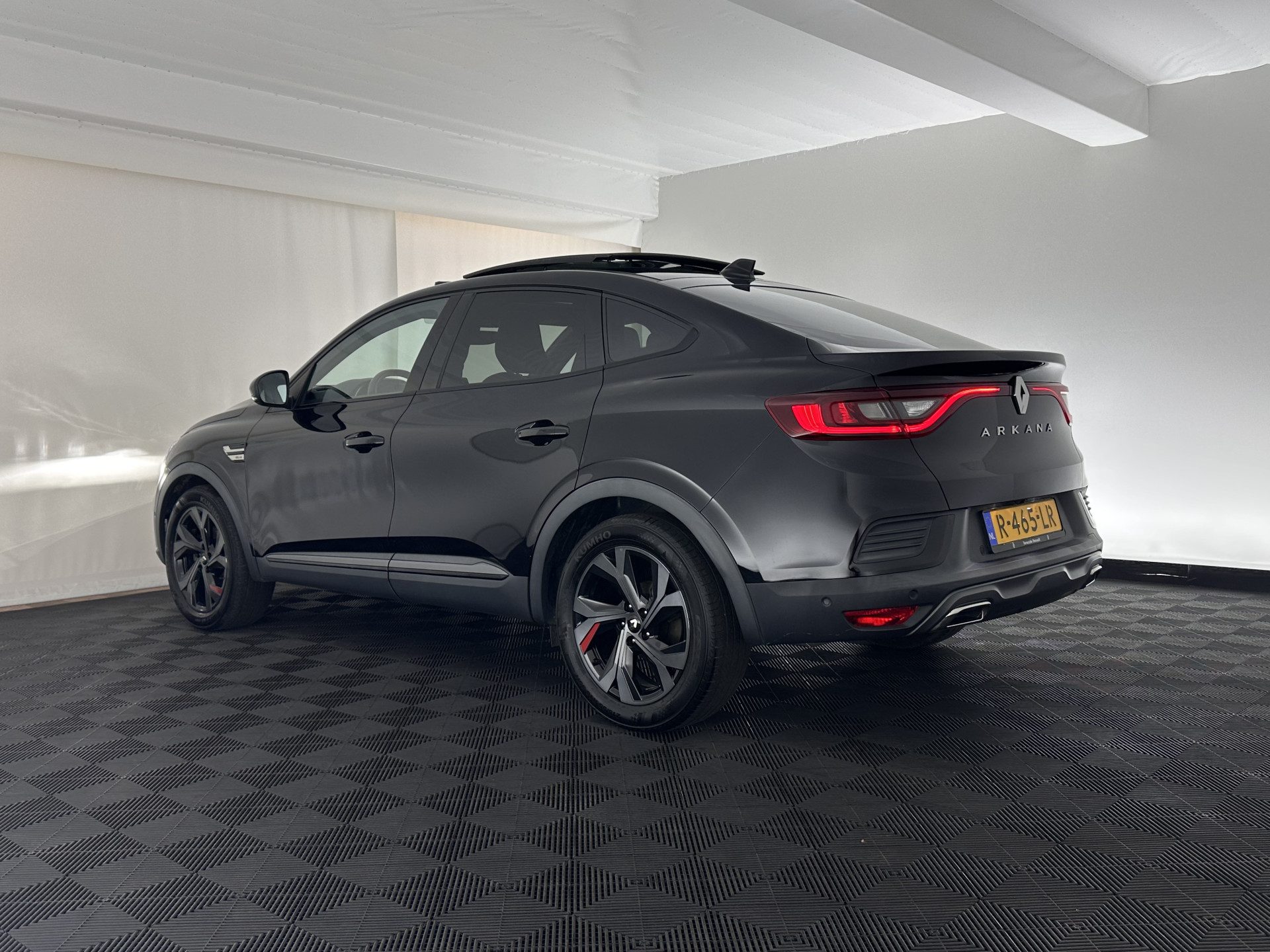 Renault Arkana 1.6 E-Tech Hybrid 145 R.S. Line (INCL.BTW) Aut. *PANO | ADAPTIVE-CRUISE | LEATHER | FULL-LED | BLINDSPOT | CAMERA | HEATED-SPORTSEATS | KEYLESS | AMBIENT-LIGHT | DIGI-COCKPIT | PRIVACY-GLASS | NAVI-FULLMAP | ECC | PDC | 18'