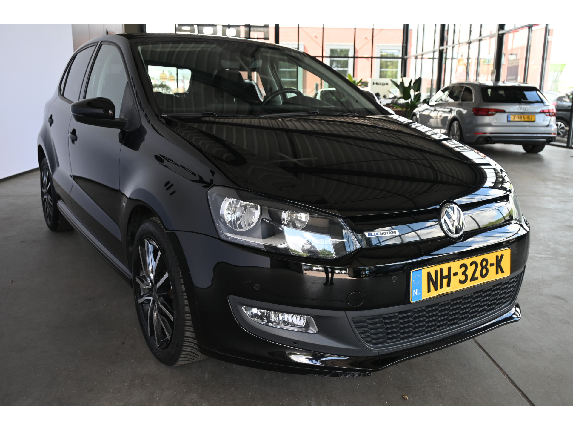 Volkswagen Polo 1.0 BlueMotion Edition Clima Navigatie Cruise Control Goed Onderhouden! Inruil Mogelijk!