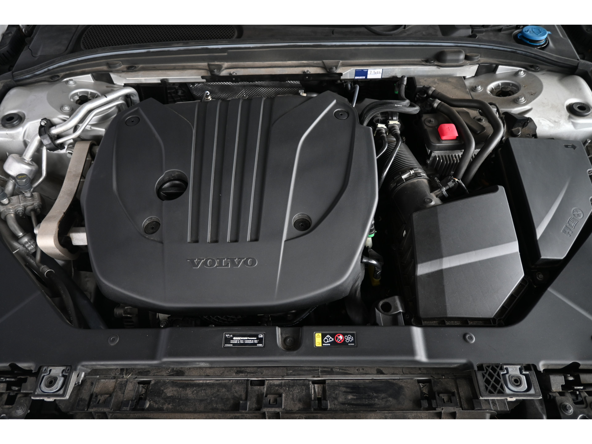 Volvo V60 2.0 B4 R-Design Navigatie Carplay Stoel/Stoelverwarming Virtual Goed Onderhouden! Inruil Mogelijk!