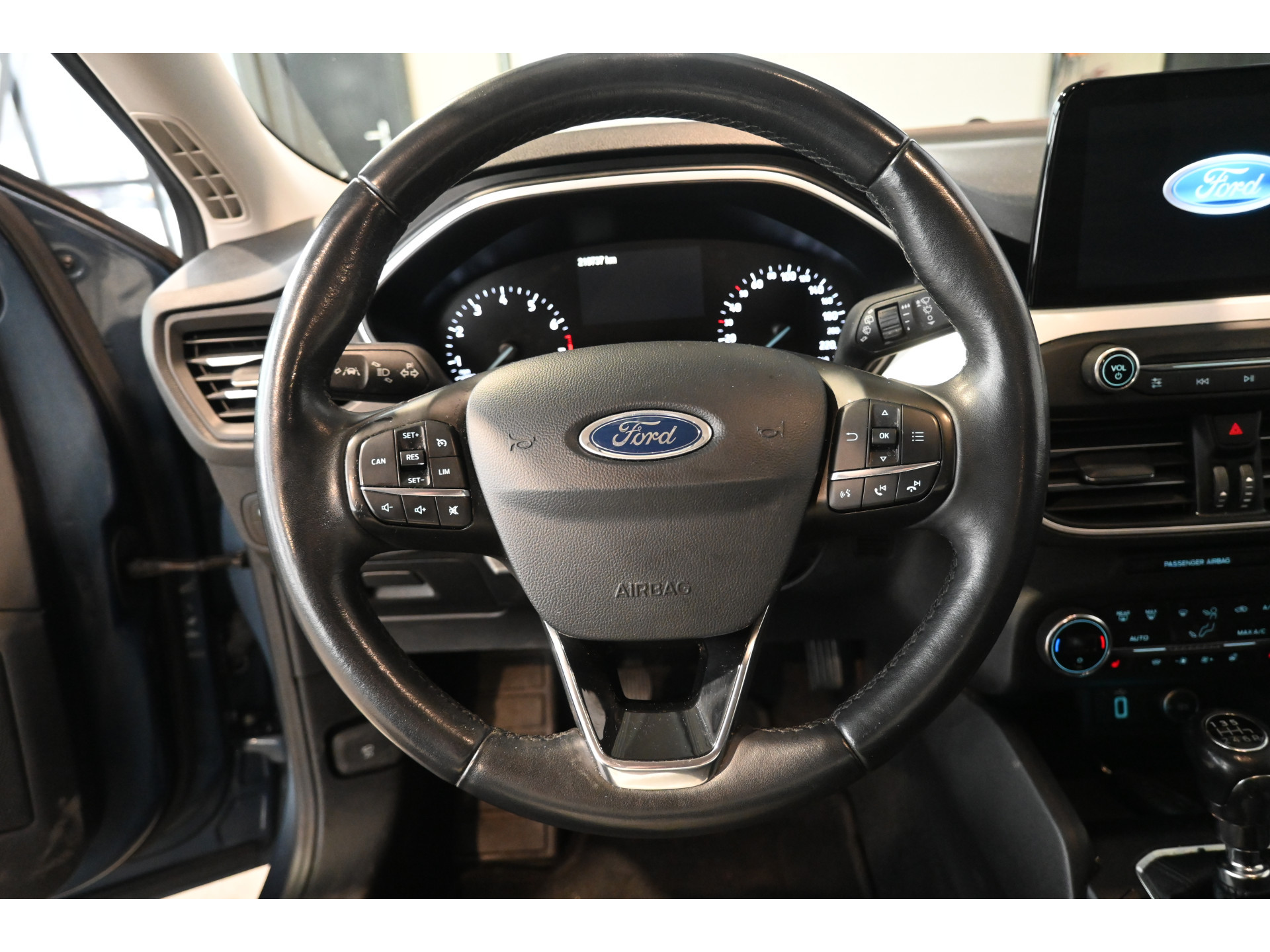 Ford Focus 1.0 EcoBoost Edition Business Lane Assist Adaptieve Cruise Trekhaak Apple Carplay Clima Stoel/Stuur verwarming Inruil Mogelijk!