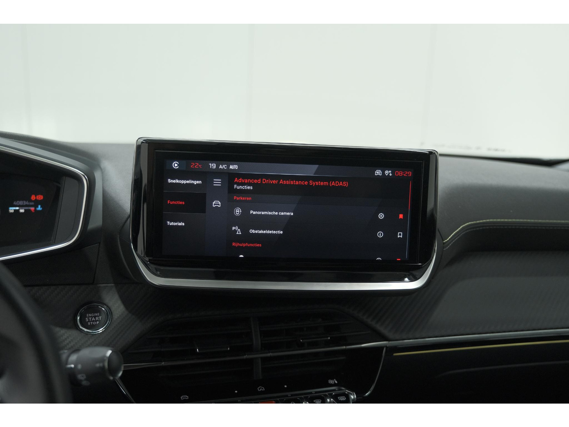 Peugeot 2008 PureTech 130 EAT8 GT | 360 Camera | Adaptieve Cruise Control | Dodehoekdetectie | Navigatie