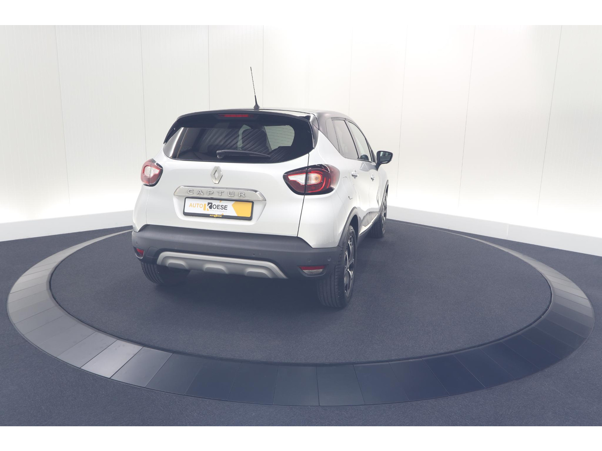 Renault Captur TCe 90 Intens | Camera | Dodehoekdetectie | Navigatie | Parkeersensoren