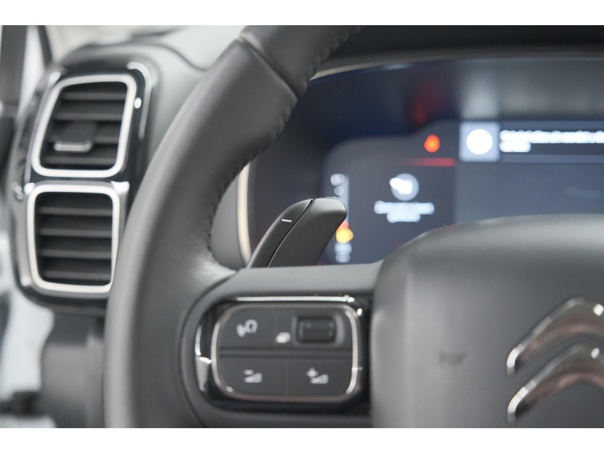 Citroen C5 Aircross 1.2 Hybrid 136 Plus | Camera | Navigatie | Parkeersensoren | Apple Carplay