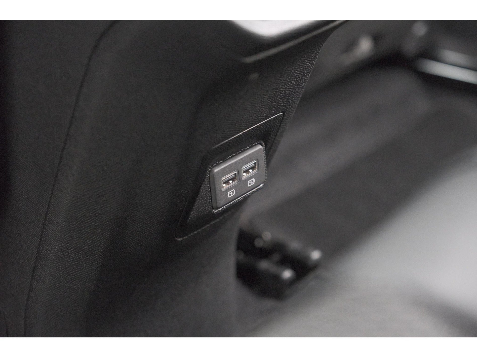 Peugeot 3008 136 Hybrid e-DCS6 GT | 360 Camera | Adaptieve Cruise Control | Elektrische Kofferklep | Stoelverwarming