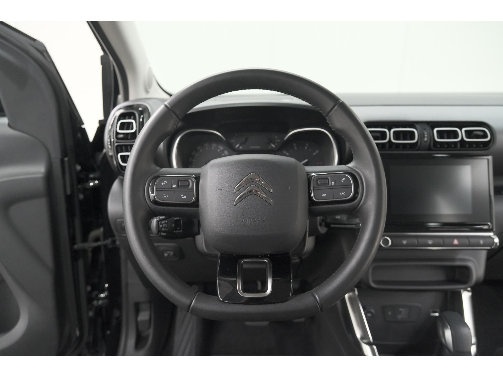 Citroen C3 Aircross PureTech 130 EAT6 Shine | Parkeersensoren | Apple Carplay | Stoelverwarming