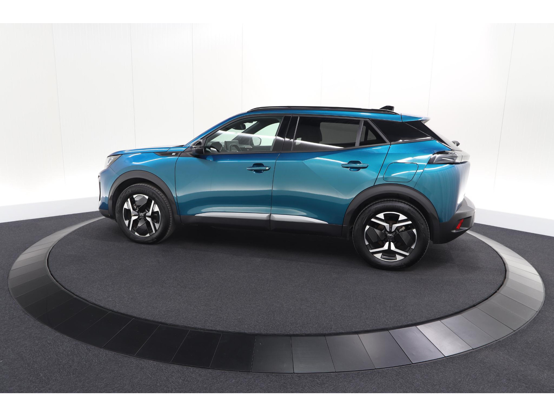 Peugeot e-2008 EV Allure Avantage 54 kWh | 11 KW Laadfunctie | Parkeersensoren | Apple Carplay