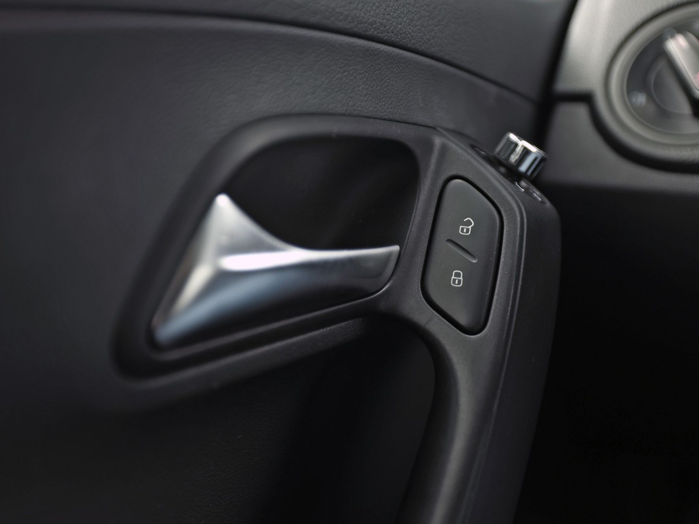 Volkswagen Polo 1.2 Feel (5 DEURS, AIRCO, ELEK RAMEN, SPORTSTOELEN, NIEUWE APK, NIEUWSTAAT)