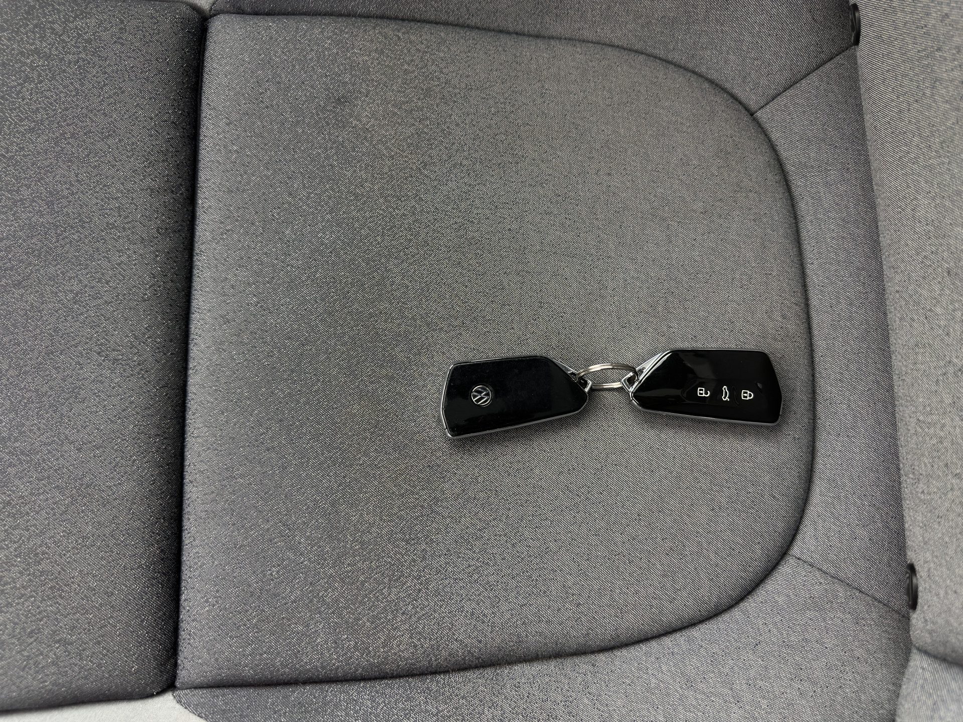 Volkswagen ID.3 First Max 58 kWh [ 3-Fase ] {SOH-90%} (INCL-BTW) *PANO | HEAD-UP | ADAPTIVE-CRUISE | FULL-LED | BLIND-SPOT | CAMERA | KEYLESS | MICROFIBRE | AMBIENT-LIGHT | NAVI-FULLMAP | DAB+ | ECC | HEATED-SPORTSEATS | DIGI-COCKPIT | 20"ALU*