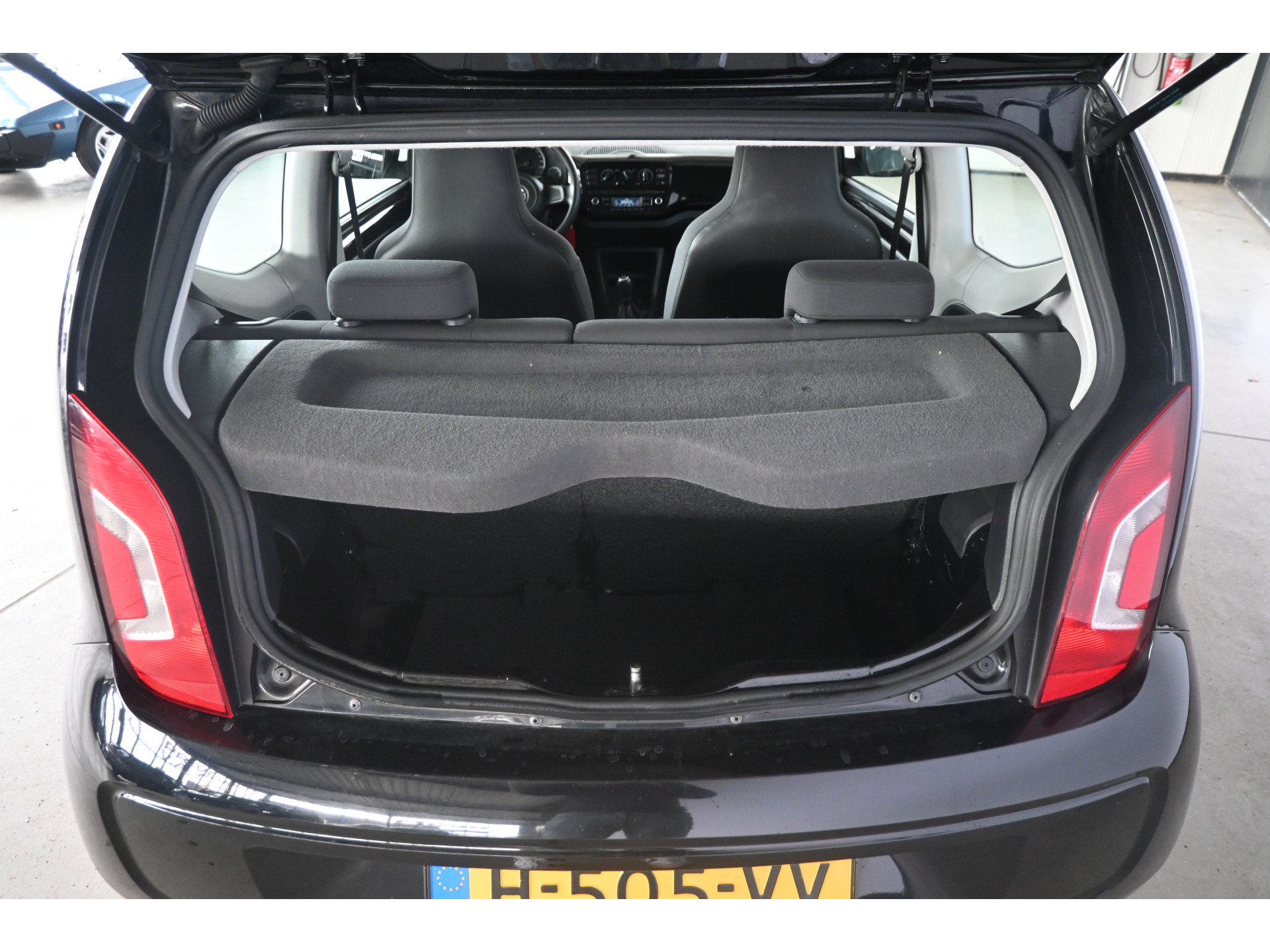 Volkswagen Up! 1.0 Move Up! Airco Elektrisch Pakket! Lichtmetaal All in Prijs! Inruil Mogelijk!